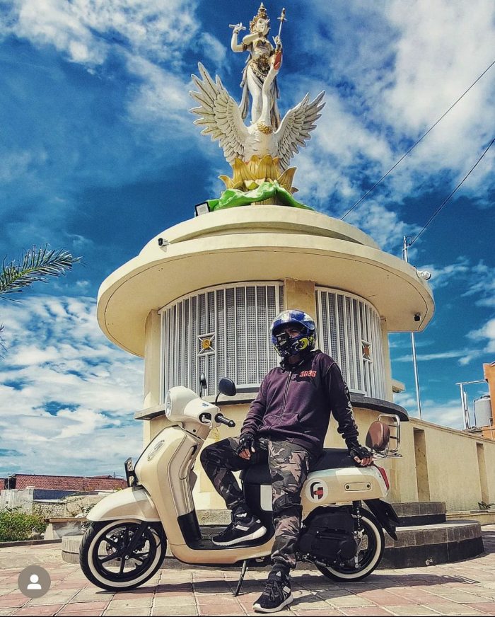 Momen Biker Classy Yamaha Eksplorasi Gaya Hidup di Bali