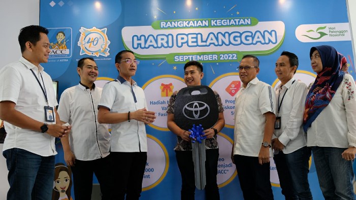 Rayakan Hapelnas, ACC Serahkan Hadiah Undian Pelanggan Berseri