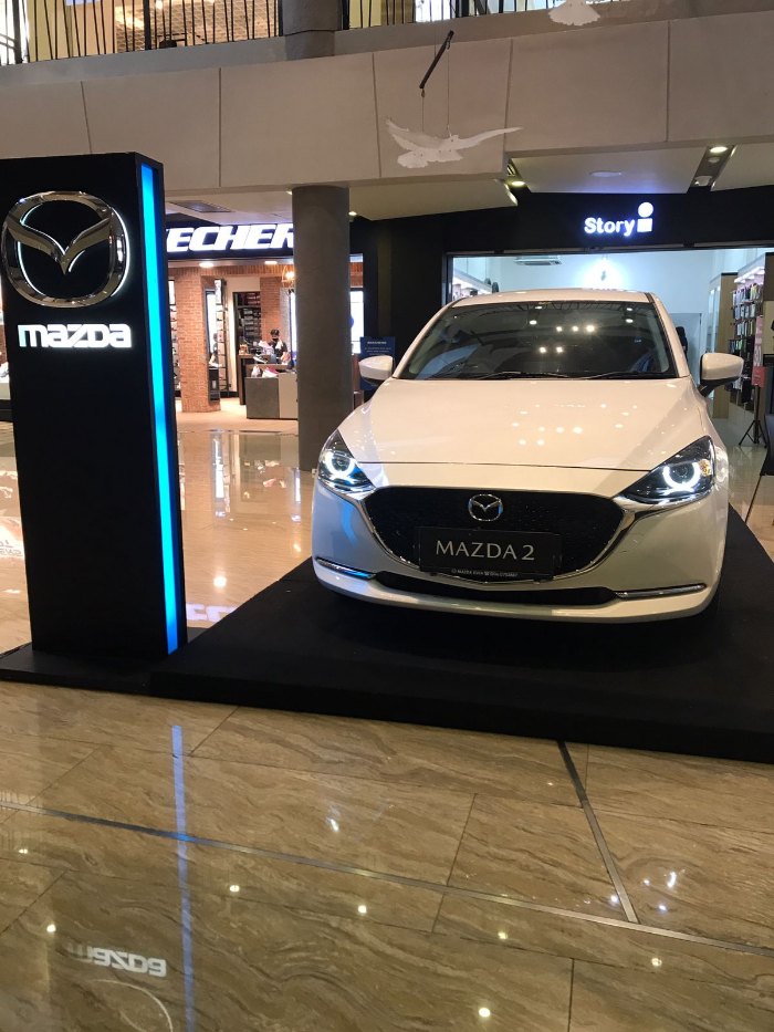 Mazda Kuta Gelar Mazda 2 Sedan Exebithion Di Level 21 Mall