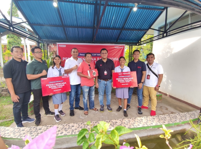 Peduli Bencana Flores Timur, Telkomsel Berikan Bantuan Kepada Warga Terdampak
