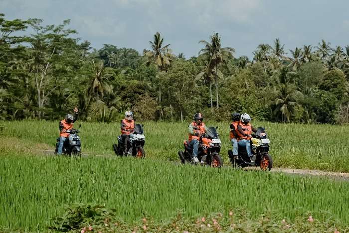 Komunitas Aprilia SR GT 200 Bali Riding Perdana