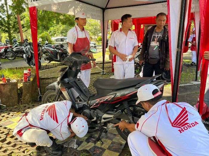 Ramaikan Pasar Murah, Astra Motor Bali Berikan Service Gratis Untuk 100 Motor Honda