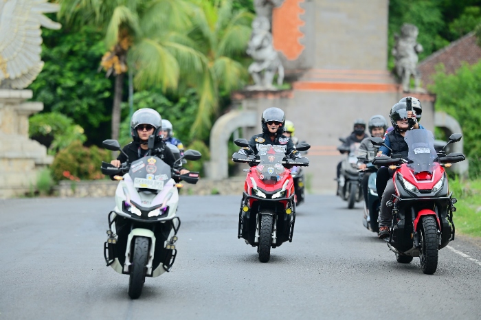 Semangat#Cari_Aman Warnai Touring Ridevolution 6.0 HAI Badung Chapter ke Mojokerto