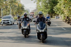 Sentuhan Budaya dan Teknologi RoadSync, AMB Gelar “NGASAB” Bersama Komunitas Honda di Gianyar