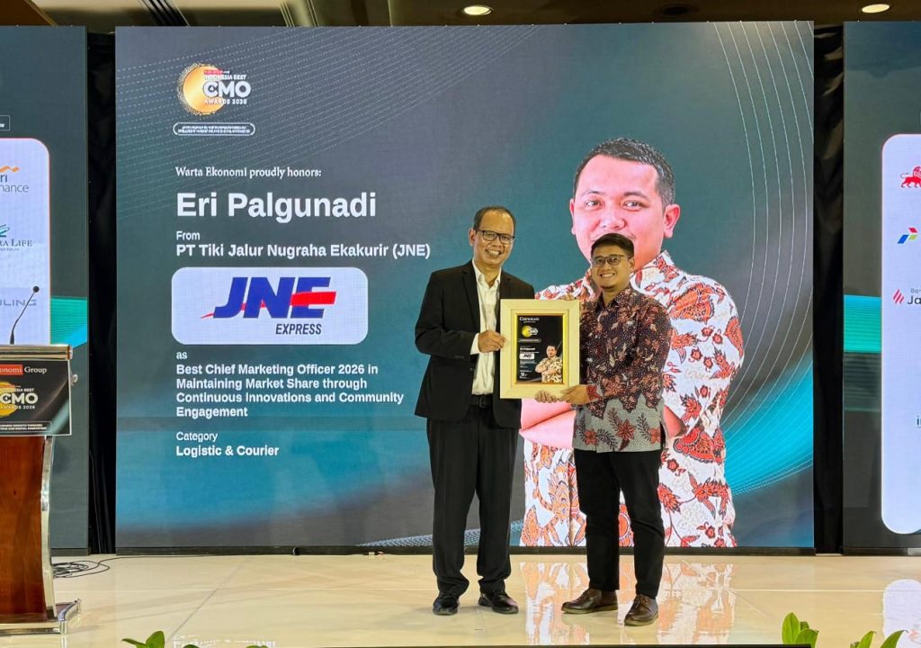 JNE selalu berkomitmen untuk memajukan sektor logistik Indonesia dan ikut menggerakkan perekonomian nasional selama lebih dari 35 tahun.