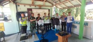 Tampak suasana saat edukasi safety riding bersama jajaran personel Subdenpom IX/3-1 Singaraja pada Kamis (3/9/2026).